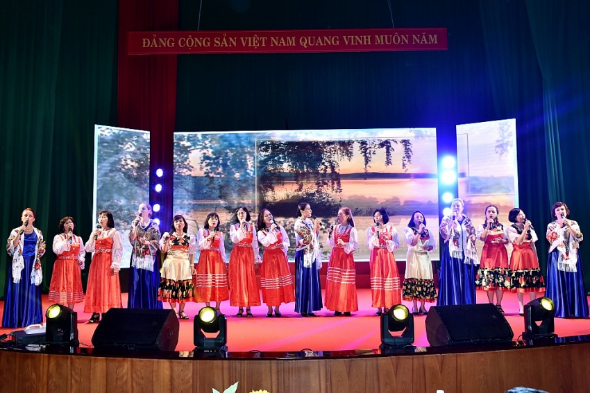 Công đoàn Vietsovpetro tổ chức chương trình “Vietsovpetro trong trái tim tôi” chào mừng Ngày Phụ nữ Việt Nam 20/10