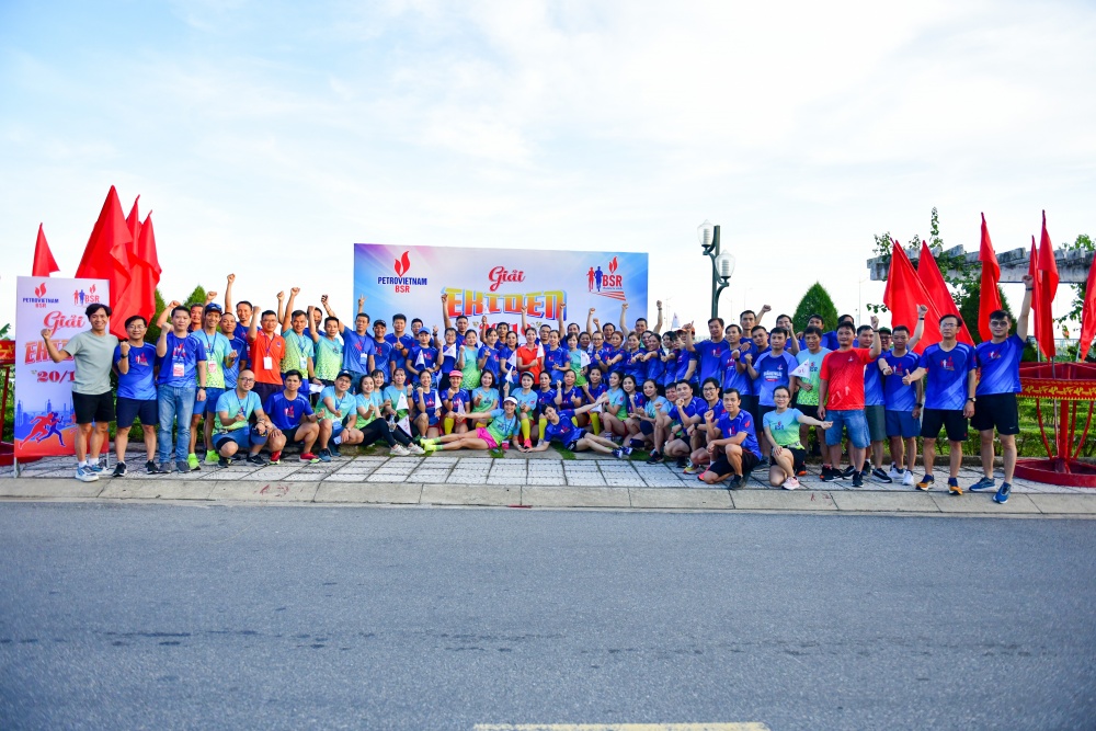 Sôi động Giải chạy tiếp sức BSR EKIDEN 2023