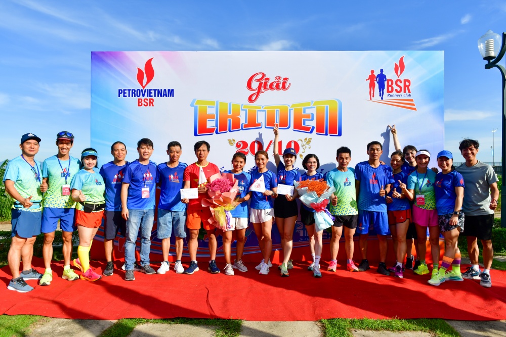 Sôi động Giải chạy tiếp sức BSR EKIDEN 2023
