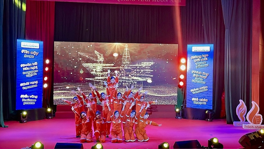 Công đoàn Vietsovpetro tổ chức chương trình “Vietsovpetro trong trái tim tôi” chào mừng Ngày Phụ nữ Việt Nam 20/10
