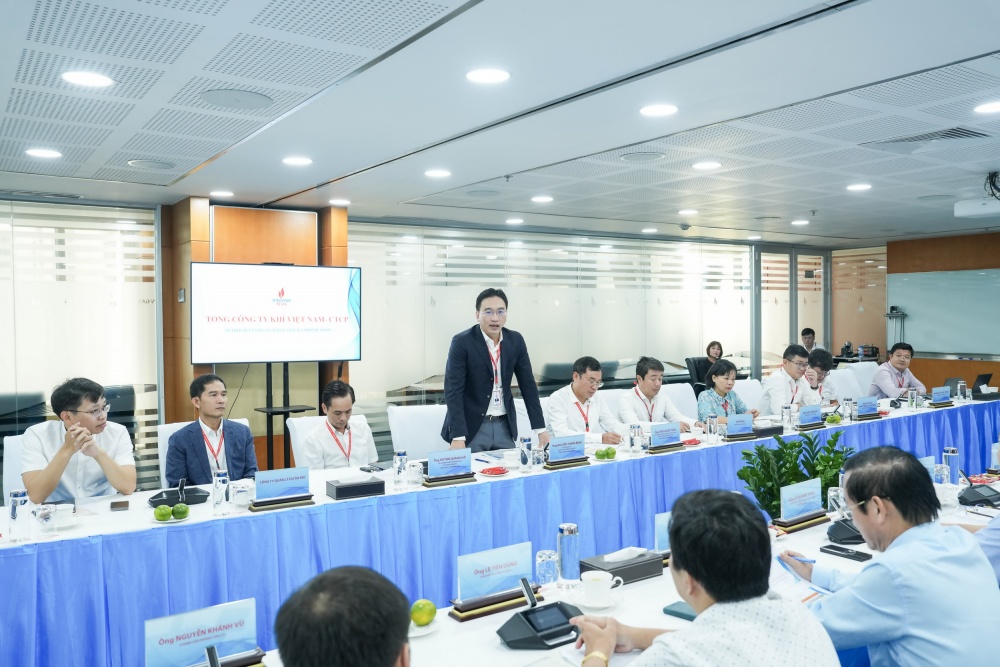 H1. Bí thư Đảng ủy, Chủ tịch Hội đồng quản trị PV GAS Nguyễn Thanh Bình phát biểu chào mừng đoàn công tác tỉnh Quảng Trị H1. Bí thư Đảng ủy, Chủ tịch Hội đồng quản trị PV GAS Nguyễn Thanh Bình phát biểu chào mừng đoàn công tác tỉnh Quảng Trị