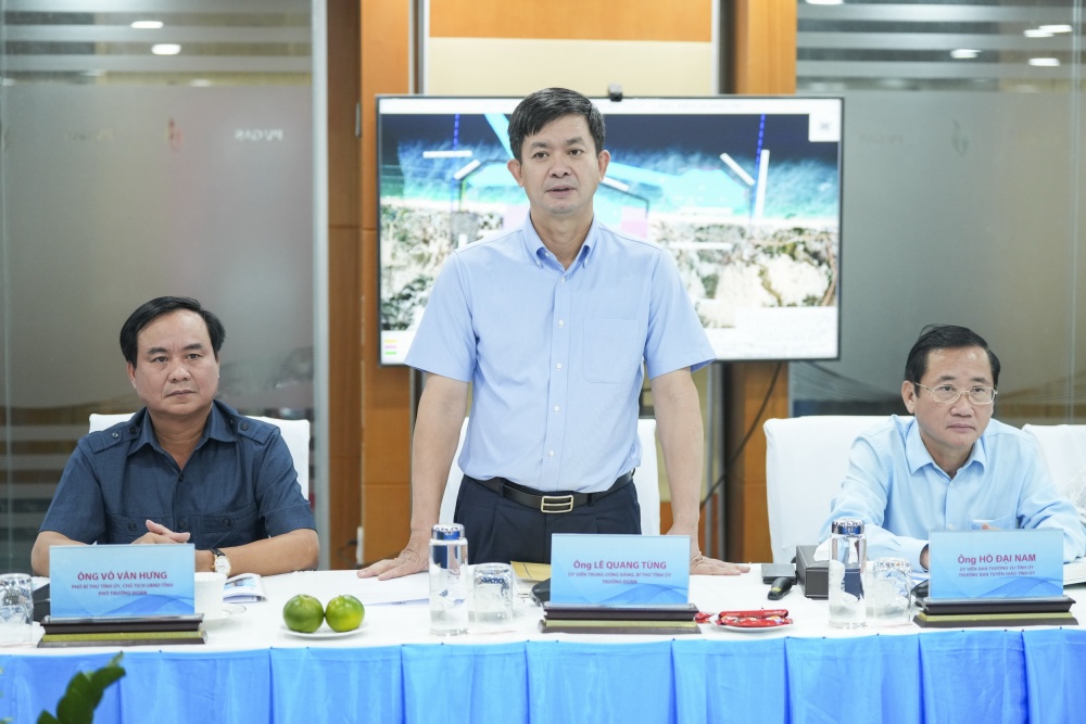 H2. Lãnh đạo tỉnh Quảng Trị bày tỏ niềm vui mừng trước mối liên hệ hợp tác và phát triển giữa PV GAS và tỉnh Quảng Trị H2. Lãnh đạo tỉnh Quảng Trị bày tỏ niềm vui mừng trước mối liên hệ hợp tác và phát triển giữa PV GAS và tỉnh Quảng Trị