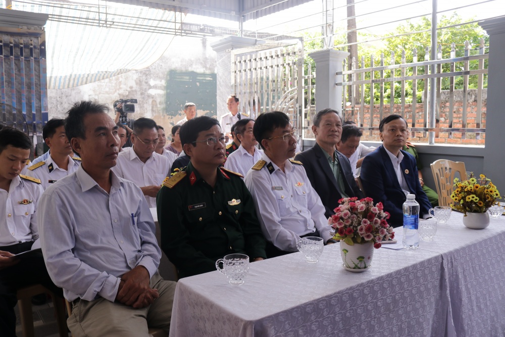 Các đại biểu tham dự buổi lễ Các đại biểu tham dự buổi lễ