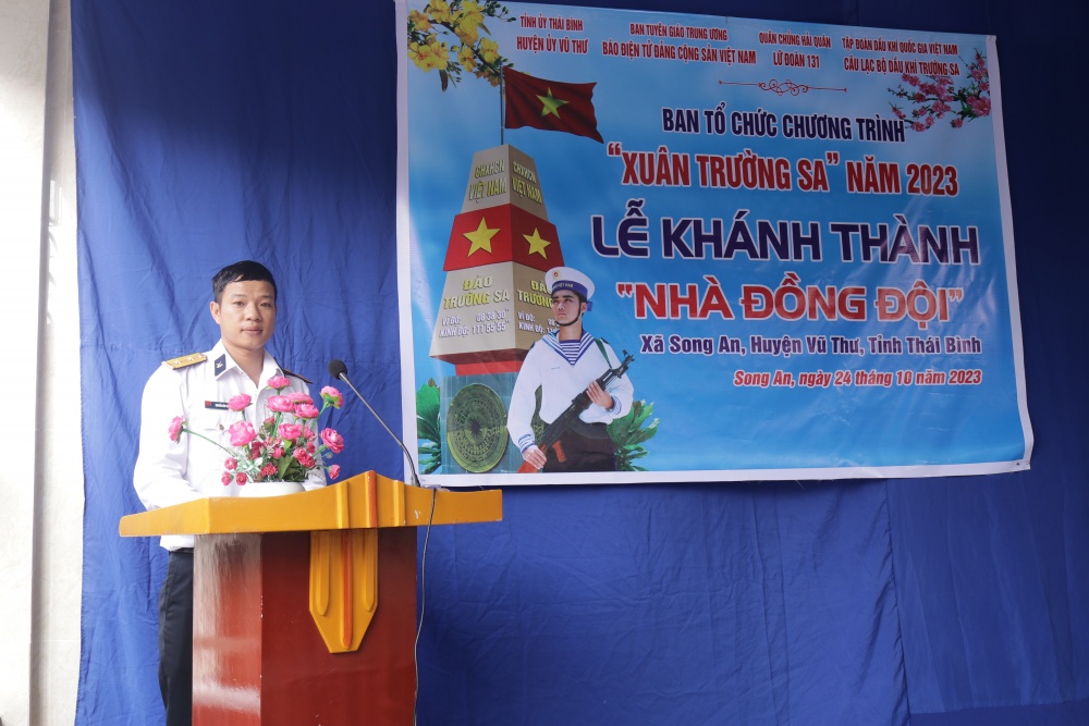 Câu lạc bộ Dầu khí Trường Sa bàn giao nhà đồng đội trong Chương trình Xuân Trường Sa năm 2023 Câu lạc bộ Dầu khí Trường Sa bàn giao nhà đồng đội trong Chương trình Xuân Trường Sa năm 2023