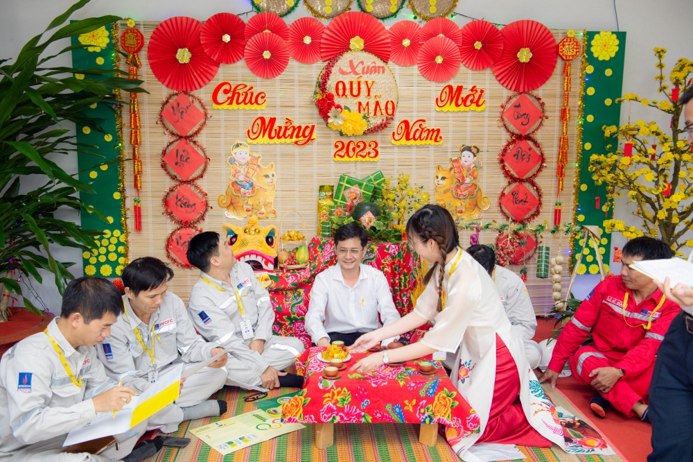 14-TTLT-AB-0001-01: Phòng An toàn môi trường - Ban Giám khảo rất hài lòng với không gian trang trí xinh đẹp và nữ MC thuyết trình ấn tượng.