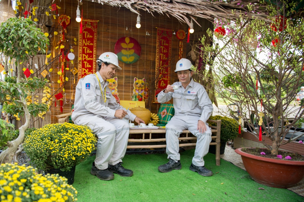 14-TTLT-AB-0001-05: Xưởng Amo - Ấm áp, nghĩa tình trong quan cảnh thiên nhiên gần gũi.