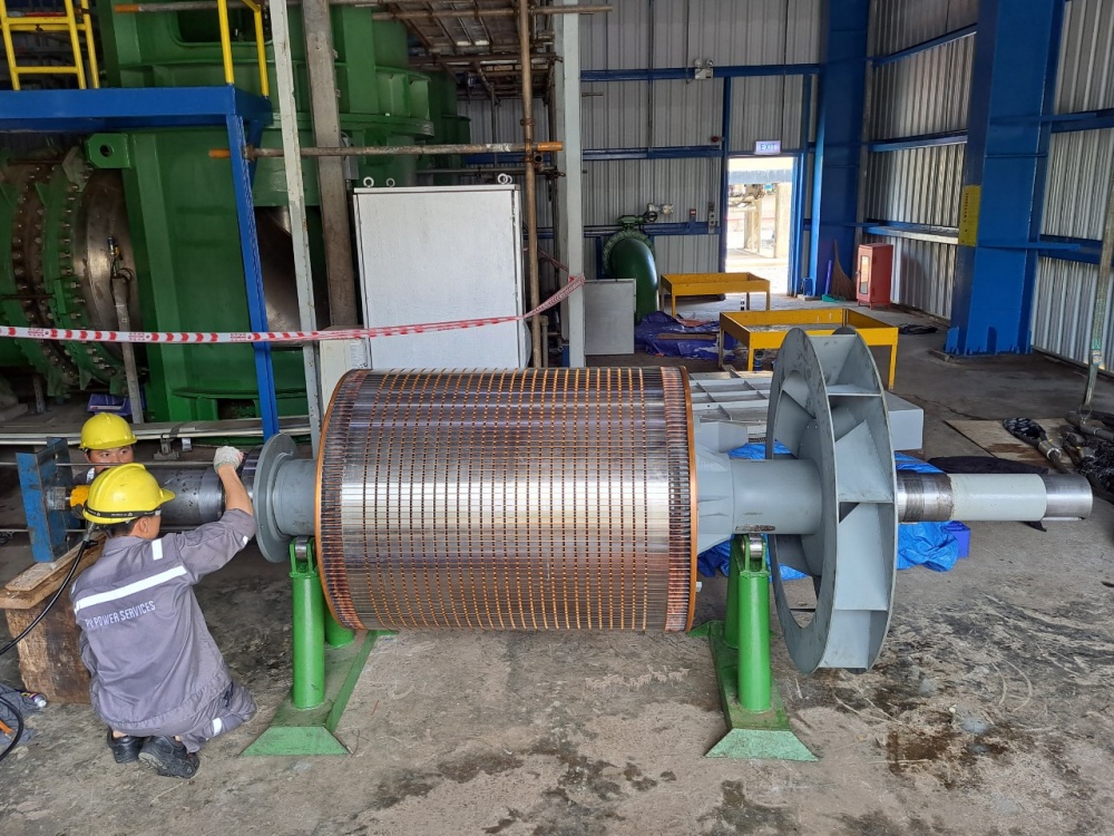 11-LPT-AD-0002: Nhân viên PVPS thực hiện đại tu động cơ 6,6kV bơm nước làm mát chính. 11-LPT-AD-0002: Nhân viên PVPS thực hiện đại tu động cơ 6,6kV bơm nước làm mát chính.
