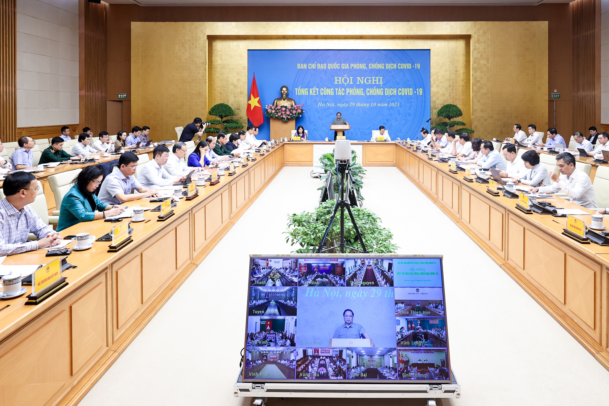 Thủ tướng: Chúng ta đã làm được những điều tưởng như không thể - Ảnh 3. Thủ tướng: Chúng ta đã làm được những điều tưởng như không thể - Ảnh 3.