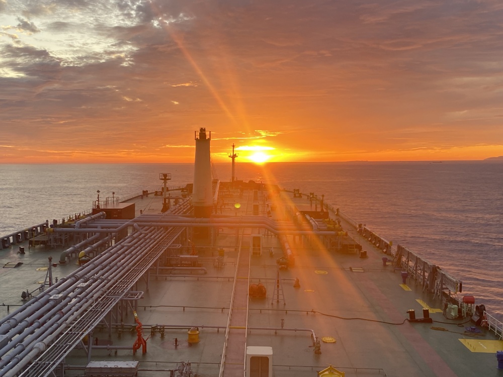 Tác phẩm dự thi "Petrovietnam trong tôi": Bộ ảnh "Biển lặng", tác giả Trần Ngọc Thường (PVTRANS) Tác phẩm dự thi "Petrovietnam trong tôi": Bộ ảnh "Biển lặng", tác giả Trần Ngọc Thường (PVTRANS)