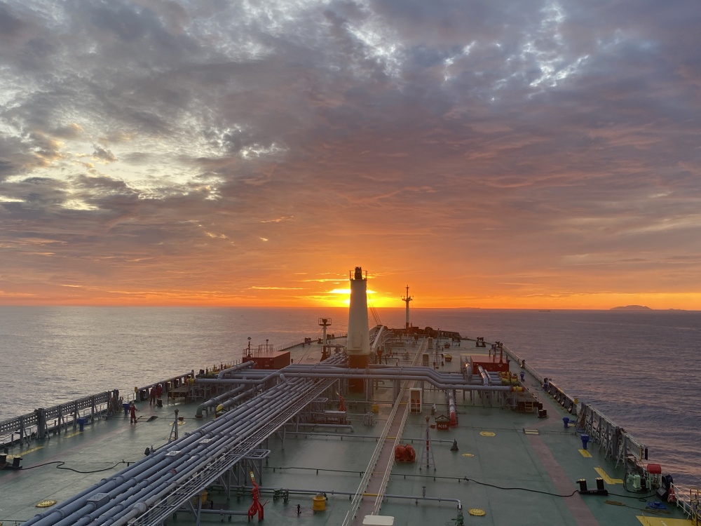 Tác phẩm dự thi "Petrovietnam trong tôi": Bộ ảnh "Biển lặng", tác giả Trần Ngọc Thường (PVTRANS) Tác phẩm dự thi "Petrovietnam trong tôi": Bộ ảnh "Biển lặng", tác giả Trần Ngọc Thường (PVTRANS)