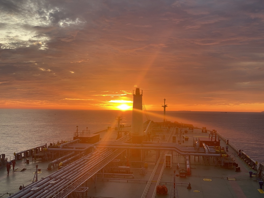 Tác phẩm dự thi "Petrovietnam trong tôi": Bộ ảnh "Biển lặng", tác giả Trần Ngọc Thường (PVTRANS) Tác phẩm dự thi "Petrovietnam trong tôi": Bộ ảnh "Biển lặng", tác giả Trần Ngọc Thường (PVTRANS)