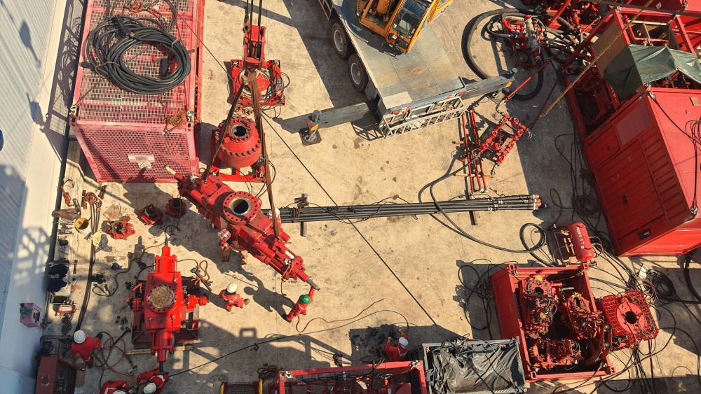 Tác phẩm dự thi "Petrovietnam trong tôi": Bộ ảnh "Quyết tâm", tác giả Đỗ Huỳnh Phương (PV Drilling) Tác phẩm dự thi "Petrovietnam trong tôi": Bộ ảnh "Quyết tâm", tác giả Đỗ Huỳnh Phương (PV Drilling)