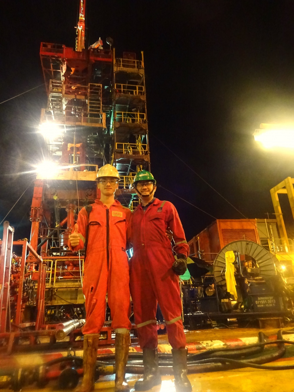 Tác phẩm dự thi "Petrovietnam trong tôi": Bộ ảnh "Quyết tâm", tác giả Đỗ Huỳnh Phương (PV Drilling) Tác phẩm dự thi "Petrovietnam trong tôi": Bộ ảnh "Quyết tâm", tác giả Đỗ Huỳnh Phương (PV Drilling)