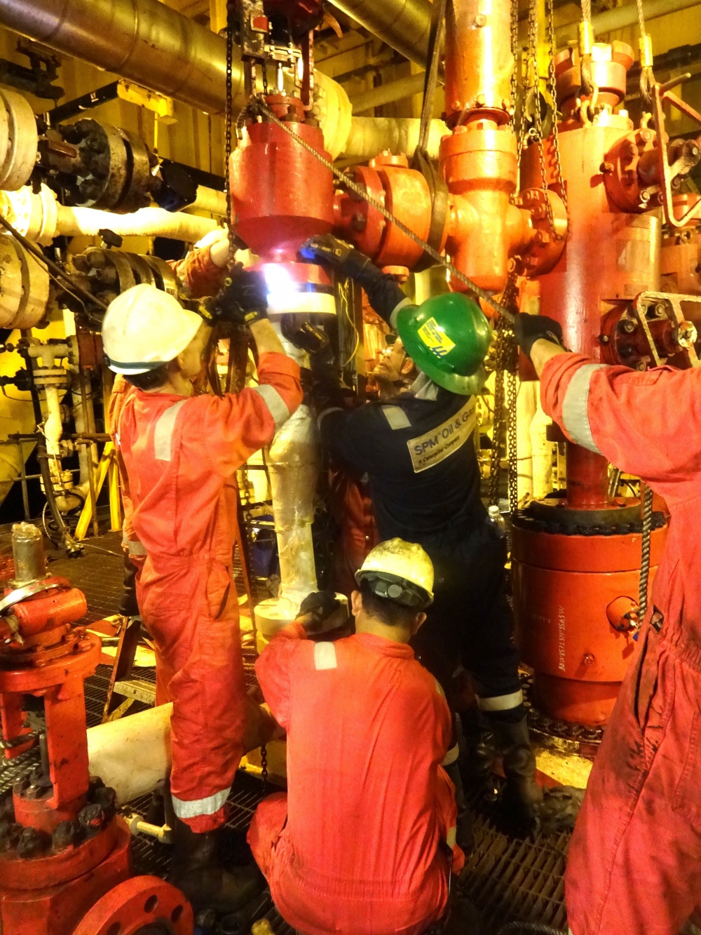 Tác phẩm dự thi "Petrovietnam trong tôi": Bộ ảnh "Quyết tâm", tác giả Đỗ Huỳnh Phương (PV Drilling) Tác phẩm dự thi "Petrovietnam trong tôi": Bộ ảnh "Quyết tâm", tác giả Đỗ Huỳnh Phương (PV Drilling)