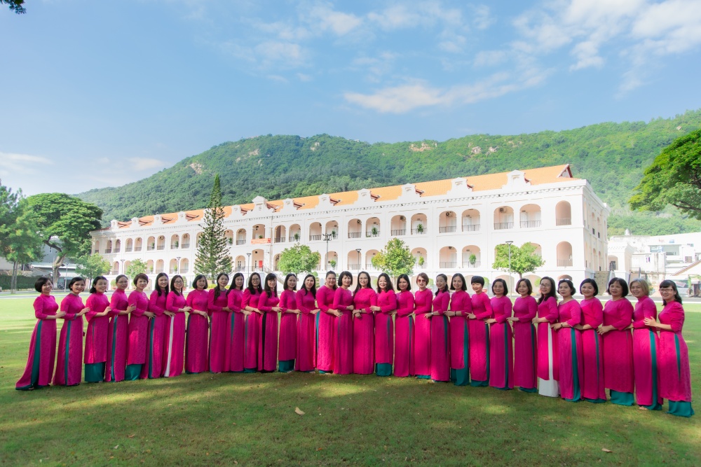 16-LTH-AB-0001-02: Nơi tình yêu bắt đầu (Tòa nhà trụ sở 101 Lê Lợi, nơi ghi dấu ấn với thời gian, nơi tình yêu với PV GAS/KĐN bắt đầu.) 16-LTH-AB-0001-02: Nơi tình yêu bắt đầu (Tòa nhà trụ sở 101 Lê Lợi, nơi ghi dấu ấn với thời gian, nơi tình yêu với PV GAS/KĐN bắt đầu.)