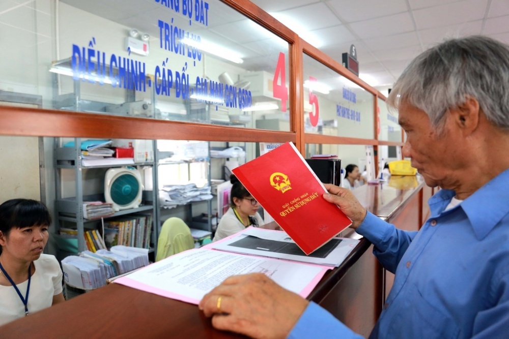 Tin bất động sản ngày 3/11: Hà Nội rút ngắn thời gian cấp sổ đỏ còn 14 ngày Tin bất động sản ngày 3/11: Hà Nội rút ngắn thời gian cấp sổ đỏ còn 14 ngày