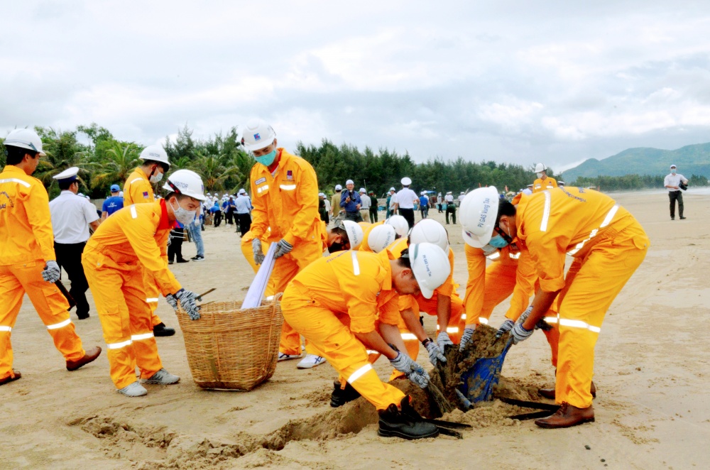 28-NTHT-AD-0002: Bảo vệ môi trường gắn với văn hóa Dầu khí. 28-NTHT-AD-0002: Bảo vệ môi trường gắn với văn hóa Dầu khí.
