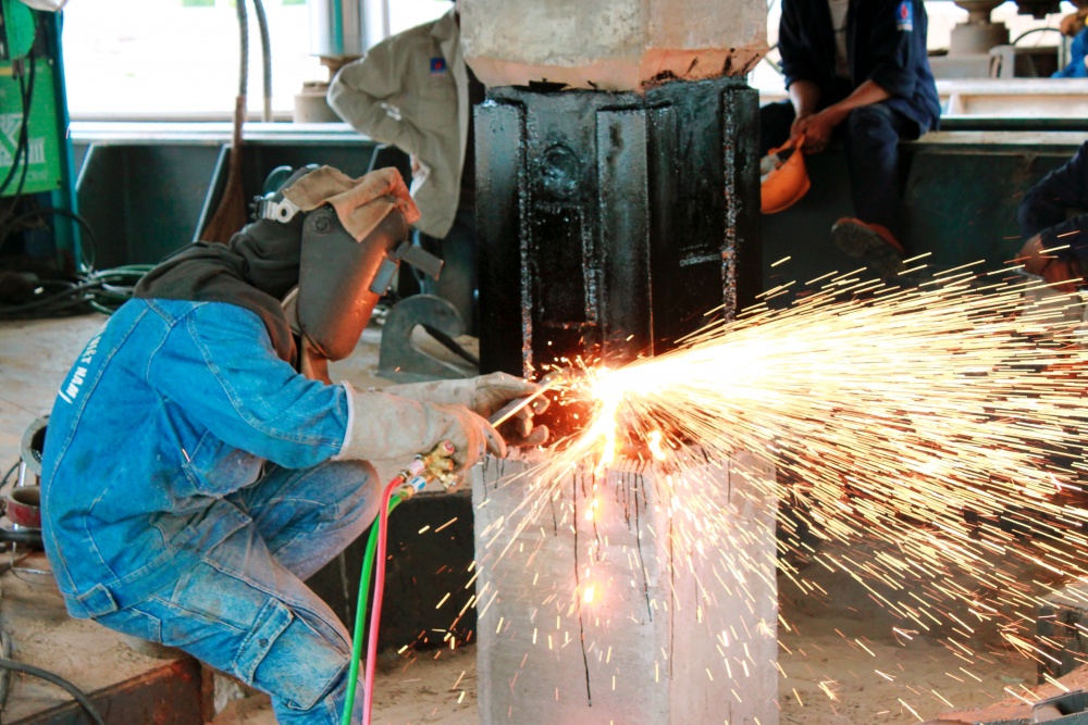 28-NTHT-AD-0007: Tia lửa - Thắp sáng niềm tin.