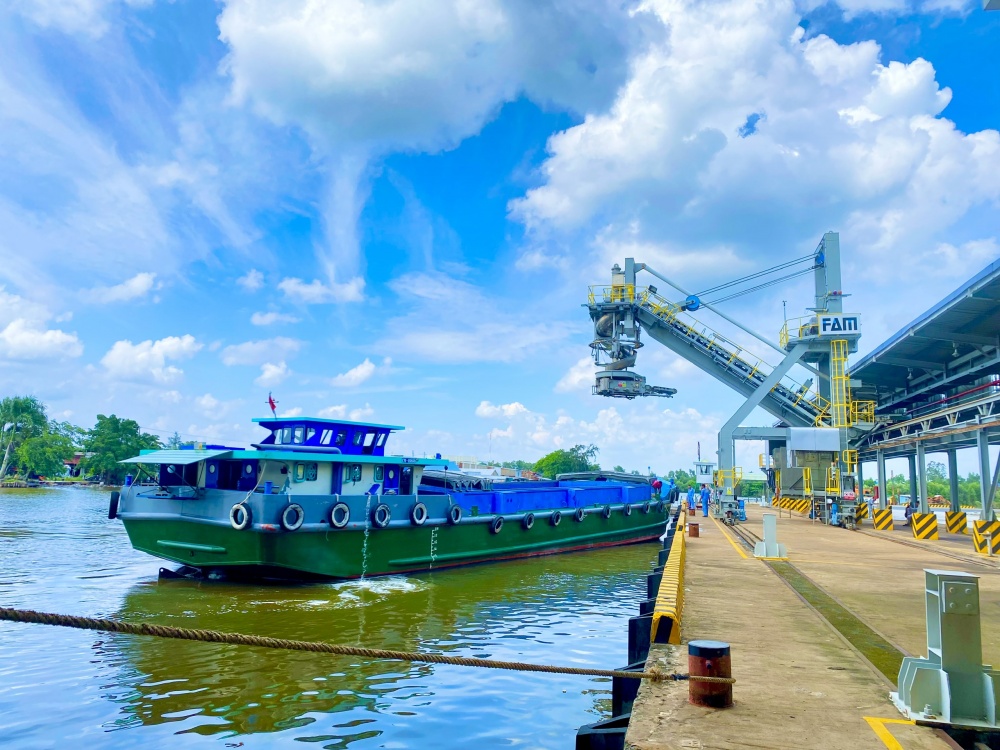 14-TTKT-AB-0001-01: Niềm vui tàu cập bến.