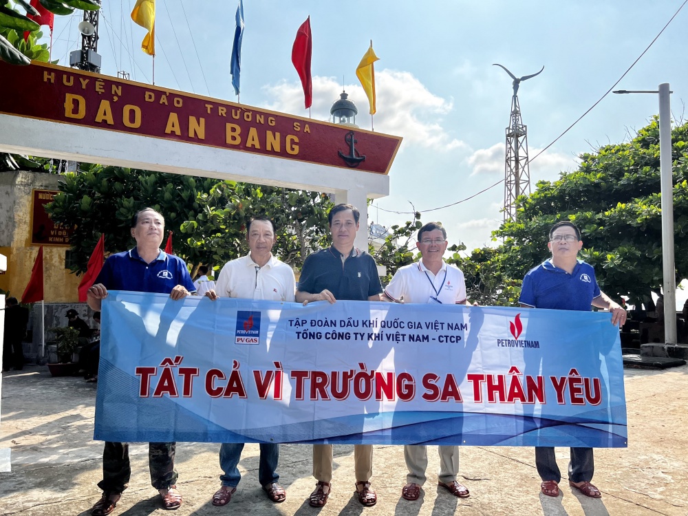 16-MVH-AB-0001-06: Thông điệp “TẤT CẢ VÌ TRƯỜNG SA THÂN YÊU” của đoàn công tác PV GAS tại đảo An Bang ngày 16/4/2022.