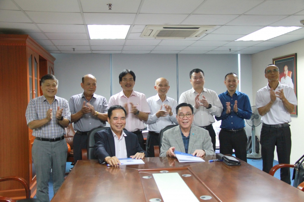 Hội Dầu khí Việt Nam ký kết thỏa thuận hợp tác với Hiệp hội Năng lượng sạch Việt Nam Hội Dầu khí Việt Nam ký kết thỏa thuận hợp tác với Hiệp hội Năng lượng sạch Việt Nam
