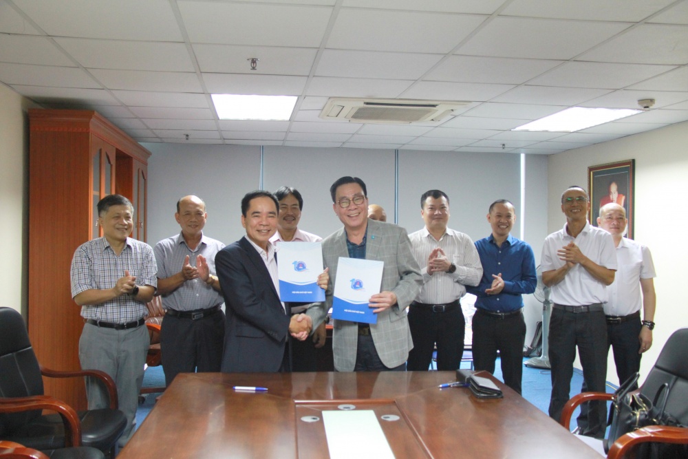 Hội Dầu khí Việt Nam ký kết thỏa thuận hợp tác với Hiệp hội Năng lượng sạch Việt Nam Hội Dầu khí Việt Nam ký kết thỏa thuận hợp tác với Hiệp hội Năng lượng sạch Việt Nam