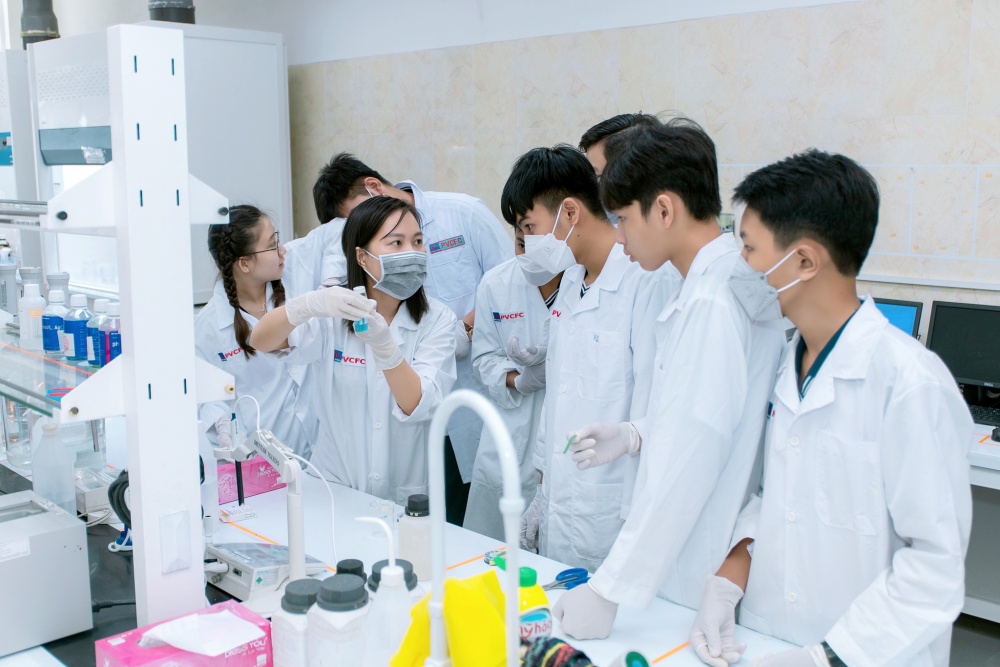 Tác phẩm dự thi "Petrovietnam trong tôi": Các ảnh đơn của tác giả Phạm Thị Chi (PVCFC)