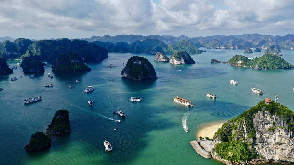 Condé Nast Traveler: Vịnh Hạ Long là một trong những điểm đến đẹp nhất thế giới