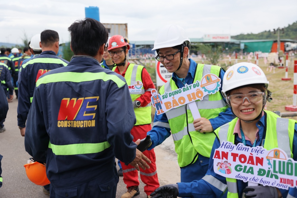 07-NTTM-AB-0001-01: Chào mừng vào công trường. 07-NTTM-AB-0001-01: Chào mừng vào công trường.