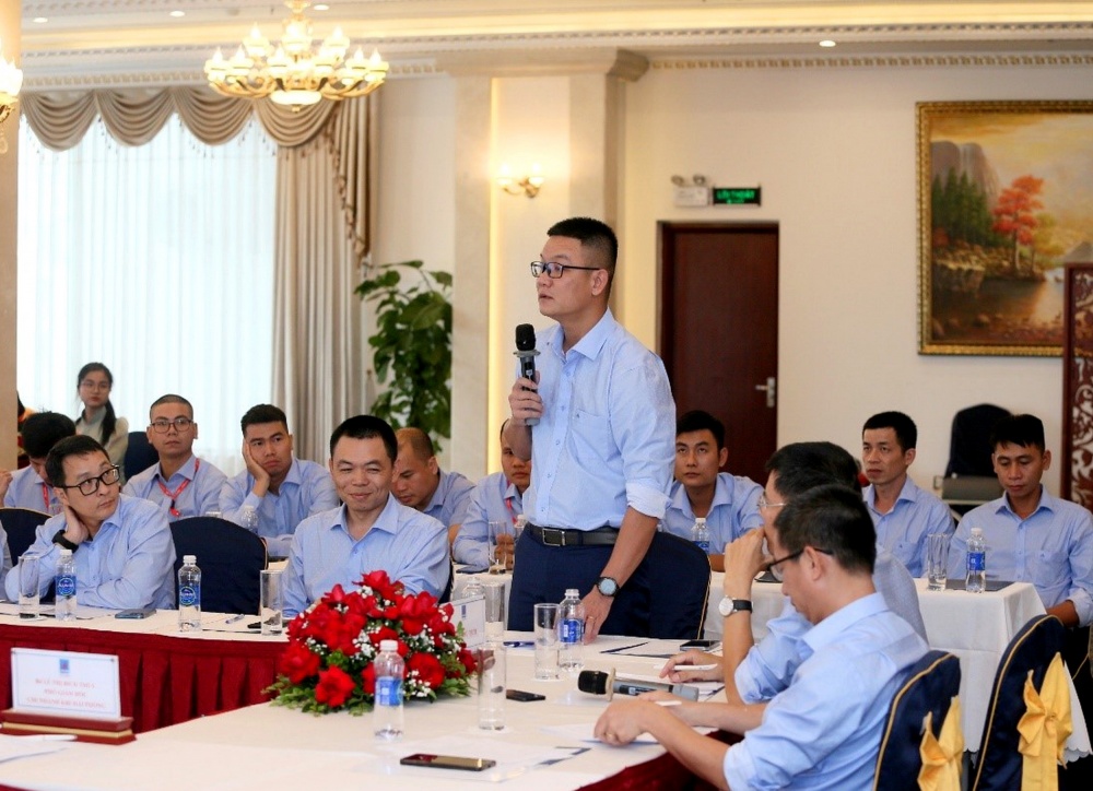 Hình 2. Tại hội nghị, đã có rất nhiều ý kiến đóng góp nhìn nhận các vấn đề còn tồn tại và đưa ra các giải pháp khắc phục, hoàn thiện trong tương lai. Hình 2. Tại hội nghị, đã có rất nhiều ý kiến đóng góp nhìn nhận các vấn đề còn tồn tại và đưa ra các giải pháp khắc phục, hoàn thiện trong tương lai.