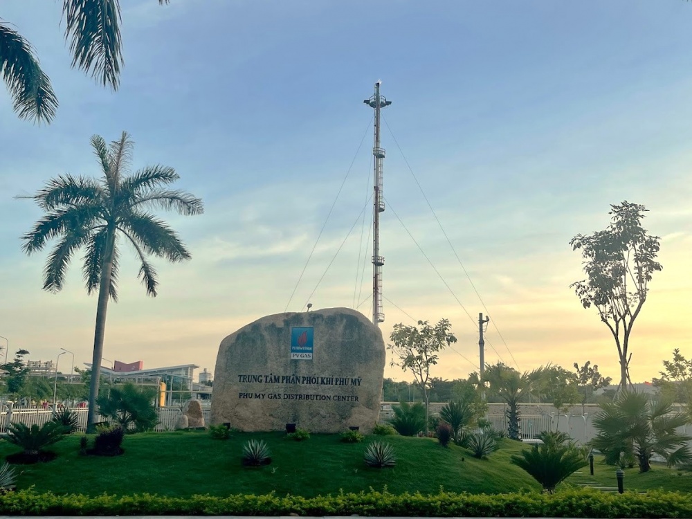 16-NTS-AD-0001: Buổi sáng bình minh tại Trung tâm phân phối khí Phú Mỹ (GDC Phú Mỹ).
