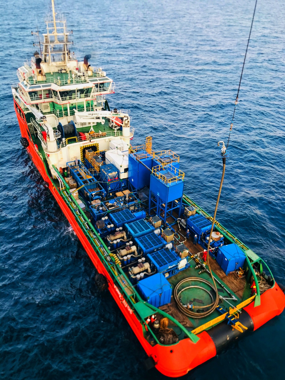 Tác phẩm dự thi "Petrovietnam trong tôi": Bộ ảnh : “Công tác thực hiện nứt vỉa thủy lực để tăng cường khai thác dầu”, tác giả Phạm Minh Cường (Vietsvovpetro) Tác phẩm dự thi "Petrovietnam trong tôi": Bộ ảnh : “Công tác thực hiện nứt vỉa thủy lực để tăng cường khai thác dầu”, tác giả Phạm Minh Cường (Vietsvovpetro)