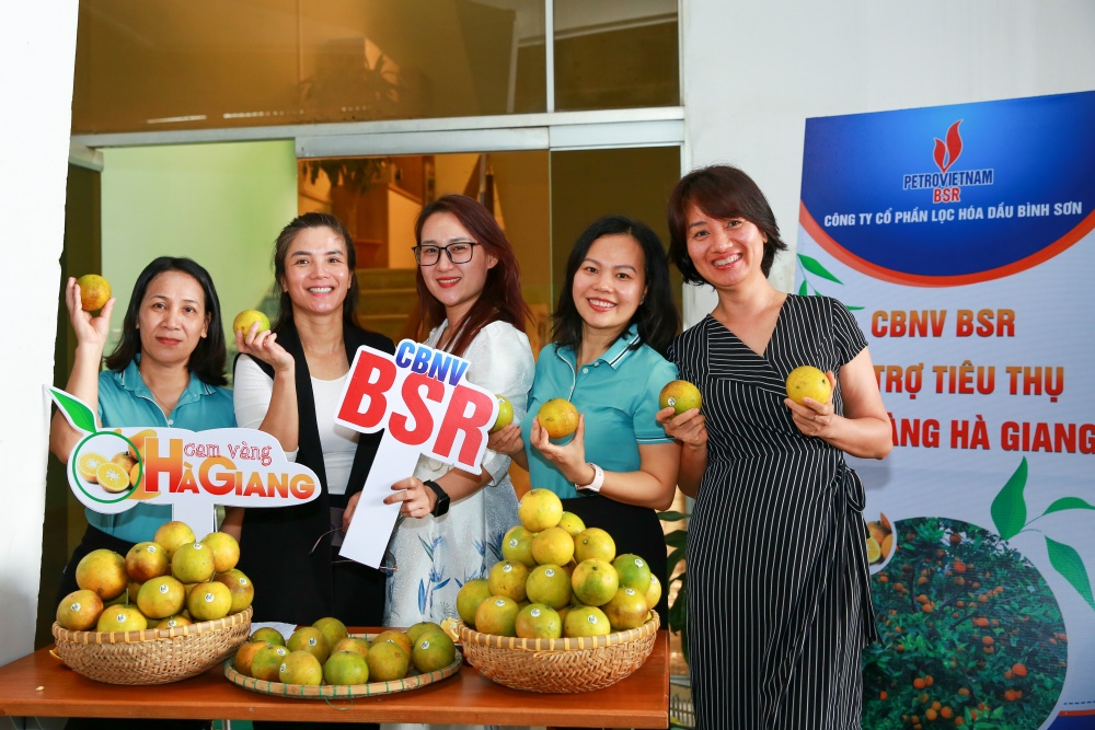 CBCNV BSR chung tay “giải cứu” cam vàng cho bà con Hà Giang