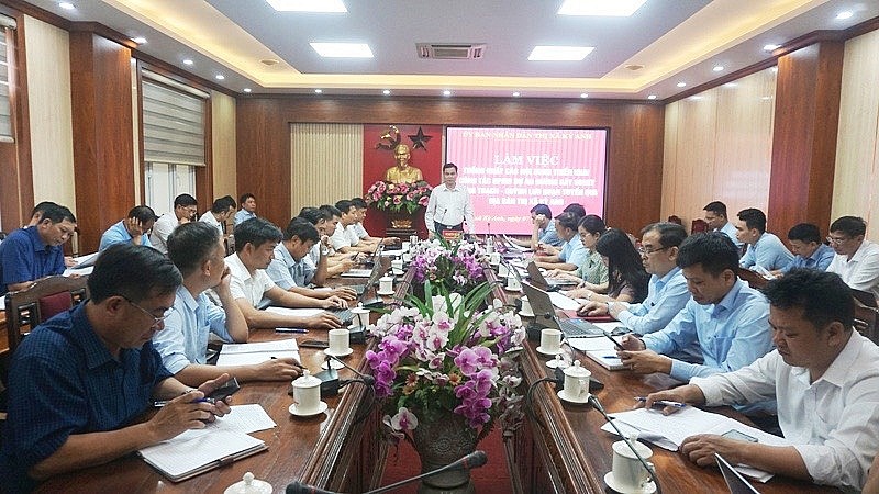 EVNNPT và CPMB cử 3 đoàn công tác làm việc với 22 huyện/thị xã về Dự án đường dây 500kV mạch 3 EVNNPT và CPMB cử 3 đoàn công tác làm việc với 22 huyện/thị xã về Dự án đường dây 500kV mạch 3