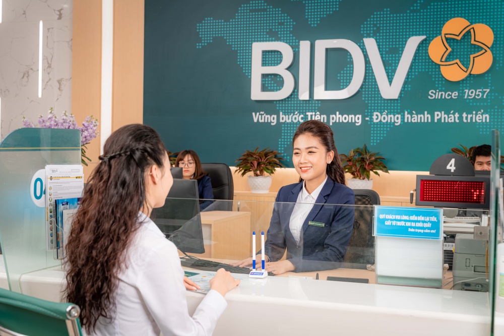 Tin ngân hàng ngày 11/11: Cấm chào bán bảo hiểm trước/sau 60 ngày khi giải ngân khoản vay