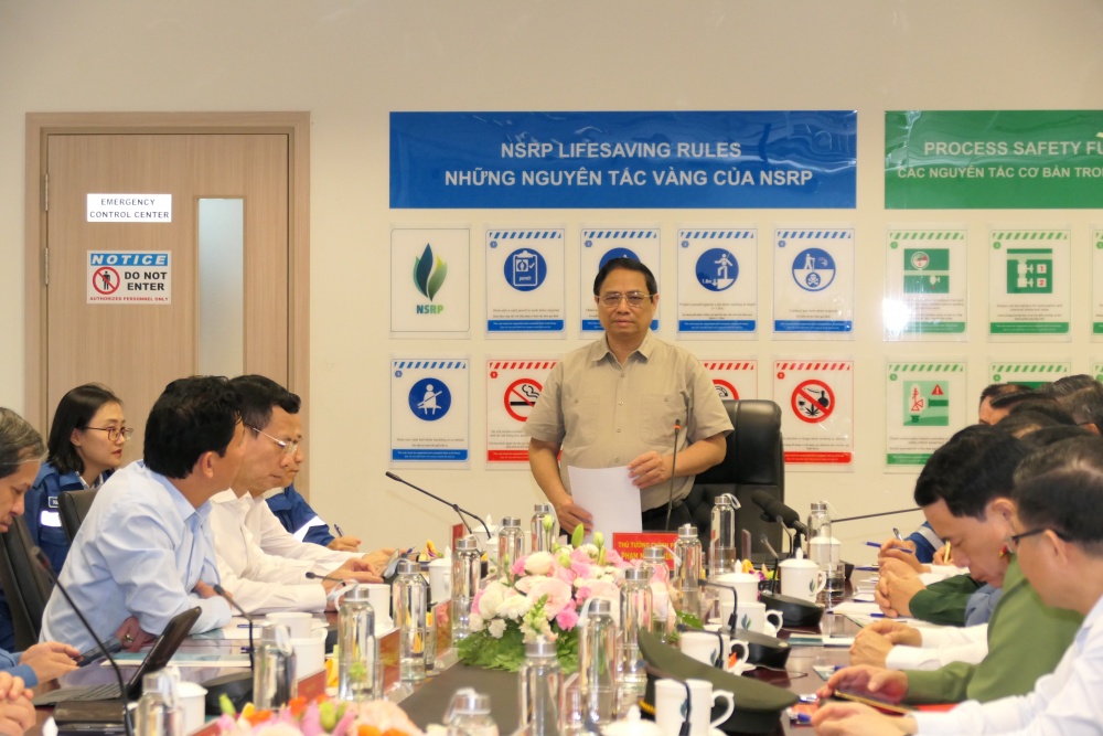 Thủ tướng Chính phủ Phạm Minh Chính thăm và làm việc tại Nhà máy lọc hóa dầu Nghi Sơn Thủ tướng Chính phủ Phạm Minh Chính thăm và làm việc tại Nhà máy lọc hóa dầu Nghi Sơn