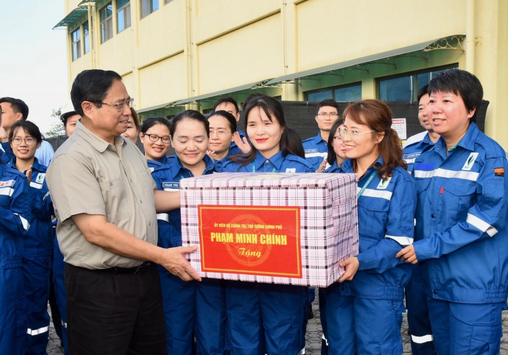 Thủ tướng Chính phủ Phạm Minh Chính thăm và làm việc tại Nhà máy lọc hóa dầu Nghi Sơn Thủ tướng Chính phủ Phạm Minh Chính thăm và làm việc tại Nhà máy lọc hóa dầu Nghi Sơn