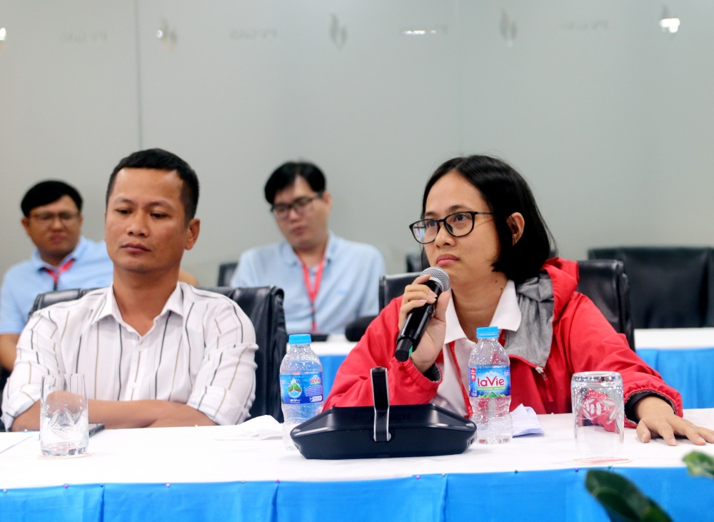 (Hình 4) Hội nghị đã tiếp nhận rất nhiều ý kiến sôi nổi đóng góp, chia sẻ, thảo luận các bài học kinh nghiệm