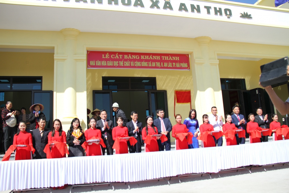Petrovietnam/PVFCCo: Khánh thành công trình Nhà văn hóa giáo dục thể chất và cộng đồng tại huyện An Lão, Hải Phòng Petrovietnam/PVFCCo: Khánh thành công trình Nhà văn hóa giáo dục thể chất và cộng đồng tại huyện An Lão, Hải Phòng