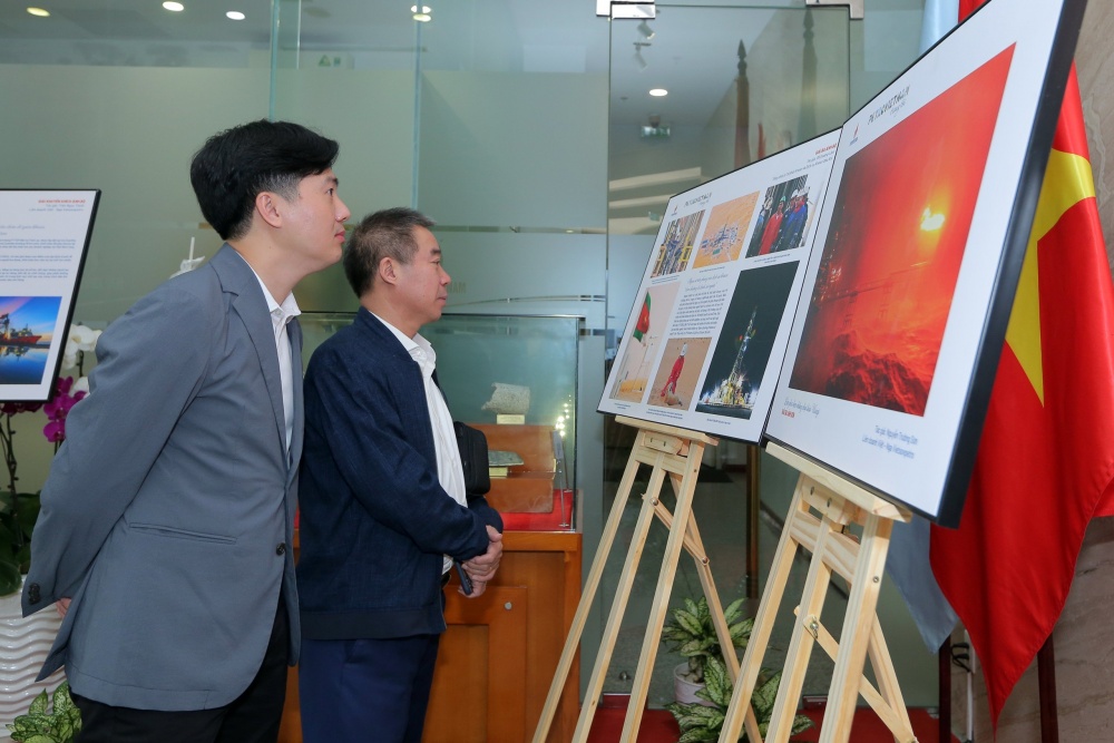 Khai mạc triển lãm ảnh “Petrovietnam trong tôi”