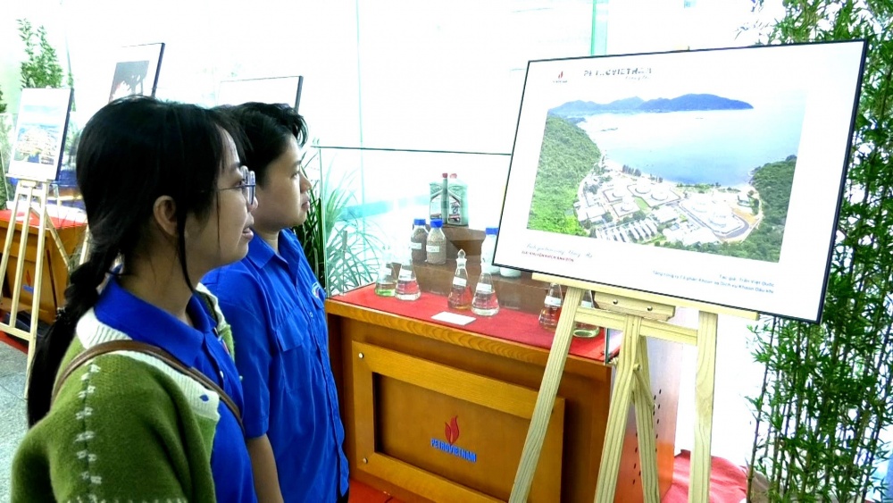 Khai mạc triển lãm ảnh “Petrovietnam trong tôi”