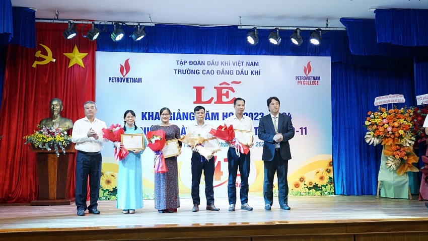 Trường Cao đẳng Dầu khí khai giảng năm học mới 2023-2024 Trường Cao đẳng Dầu khí khai giảng năm học mới 2023-2024