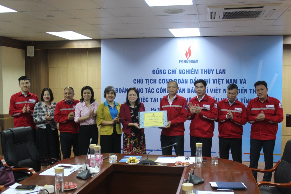 Công đoàn Dầu khí Việt Nam làm việc tại Nhà máy Nhiệt điện Vũng Áng 1