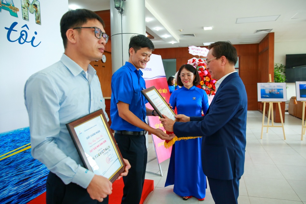 Triển lãm và trao giải cuộc thi ảnh “Petrovietnam trong tôi” khu vực miền Trung