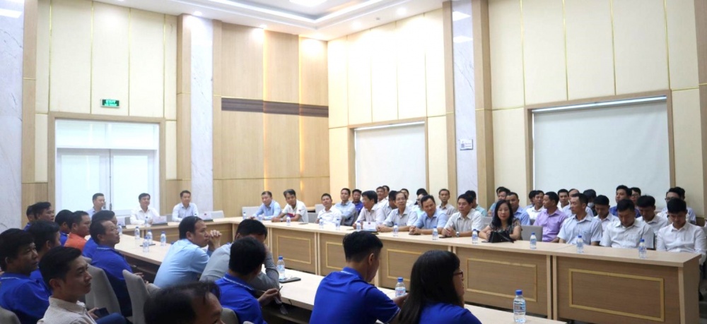 Công đoàn Vietsovpetro và KĐN chia sẻ kinh nghiệm hoạt động mạng lưới An toàn vệ sinh viên