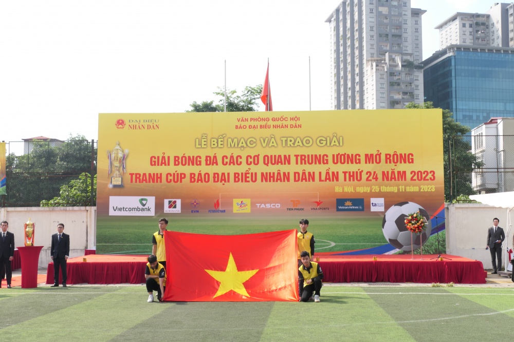 Bế mạc Giải bóng đá các cơ quan Trung ương mở rộng tranh Cúp Báo Đại biểu Nhân dân lần thứ 24