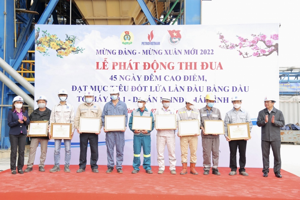 Công đoàn Dầu khí Việt Nam đồng hành cùng Petrovietnam thực hiện mong ước của Chủ tịch Hồ Chí Minh Công đoàn Dầu khí Việt Nam đồng hành cùng Petrovietnam thực hiện mong ước của Chủ tịch Hồ Chí Minh