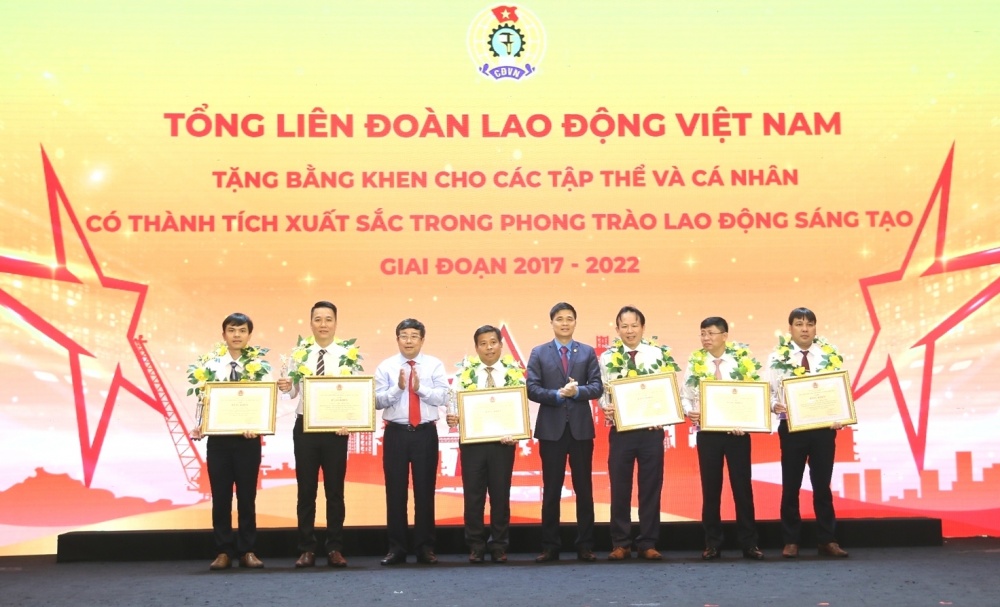 Công đoàn Dầu khí Việt Nam đồng hành cùng Petrovietnam thực hiện mong ước của Chủ tịch Hồ Chí Minh Công đoàn Dầu khí Việt Nam đồng hành cùng Petrovietnam thực hiện mong ước của Chủ tịch Hồ Chí Minh