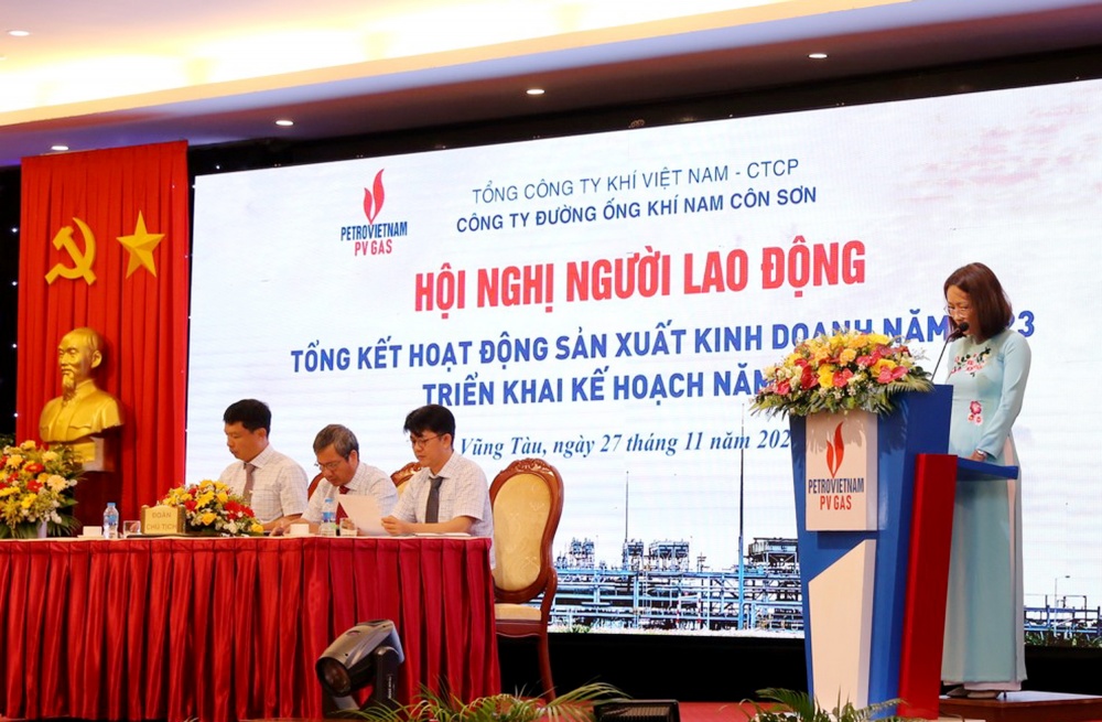 Hình 1. Đoàn Chủ tịch điều hành Hội nghị Hình 1. Đoàn Chủ tịch điều hành Hội nghị