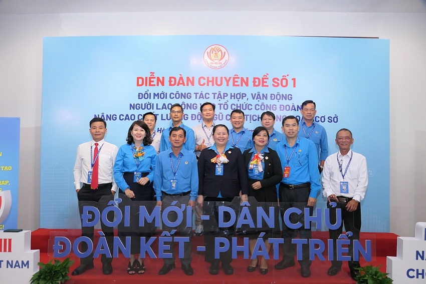 Đổi mới công tác tập hợp, vận động người lao động vào tổ chức công đoàn